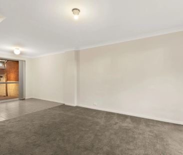 Stylish Townhouse in Thriving Leederville - Photo 6
