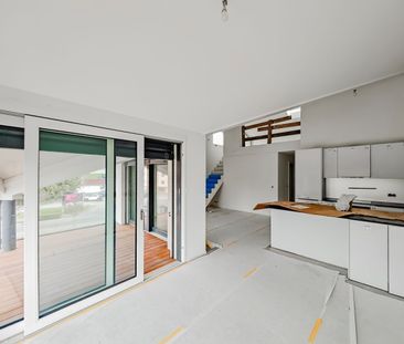 Beautiful new duplex penthouse in St-Prex 2 steps from the lake! - Photo 4