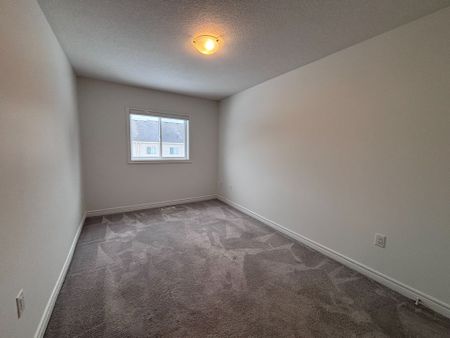 For Lease - 24 Garlent Avenue, Hamilton, Ontario - Photo 5