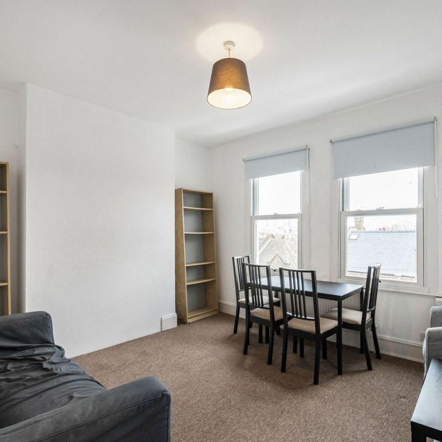 Theatre Street, London, SW11 - Photo 1