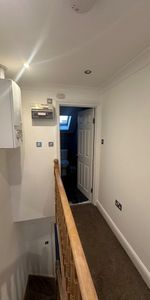 6 Bed Semi-Detached House, Chesterfield Road, E10 - Photo 3