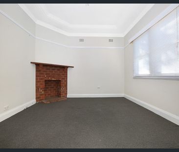 16 Fisher Street, West Wollongong, NSW 2500 - Photo 4