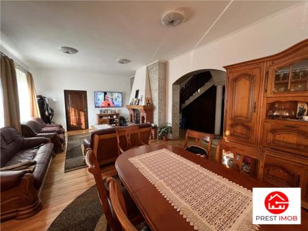 Casa de inchiriat in zona Moca de 380 mp utili, cu piscina si curte de 733 mp - Fotografie 4