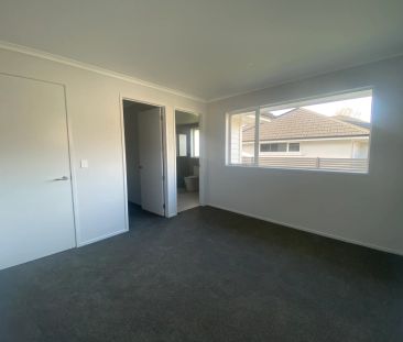 Modern and secure Living - Photo 6