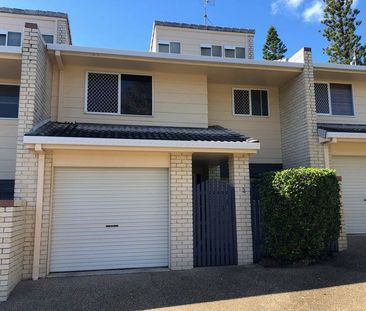 Stylish Townhouse Offering Space, Comfort & Convenience - Photo 3