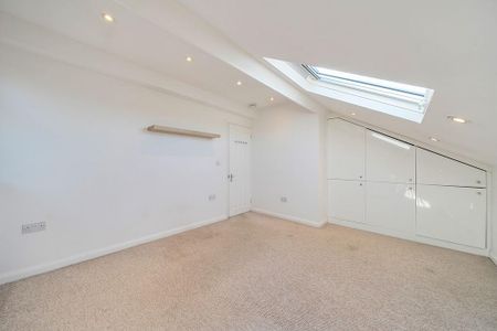 3 bedroom apartment to rent - Photo 2