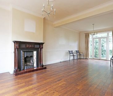 Price £2,200 pcm - Available Now - Part Furnished - Photo 3