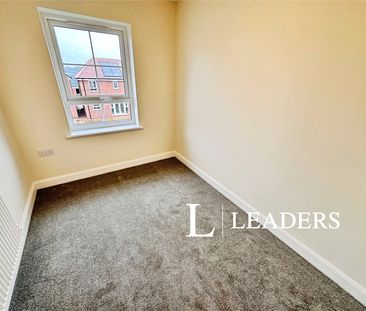 3 bedroom house to rent Chicory End, Stafford, Staffordshire, ST16 - Photo 3