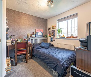 4 bedroom detached house to rent - Photo 2