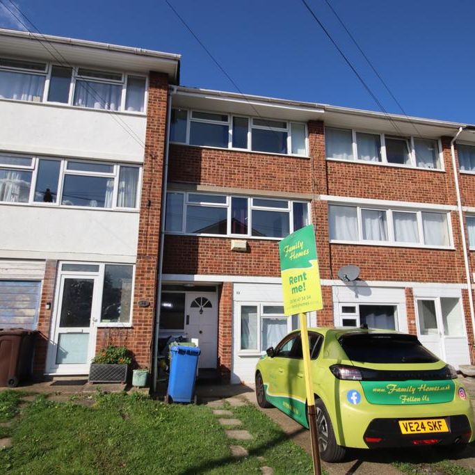 1 bedroom in a house share to rent - Photo 2