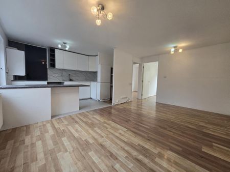 4 bedroom flat to rent - Photo 5