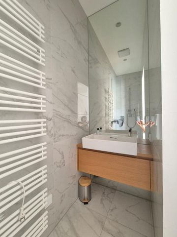 Altbaujuwel auf der Gugl! 143 m² WNFL + 16 m² Balkon, 4 Zimmer, generalsaniert, Küche möbliert! - Photo 4