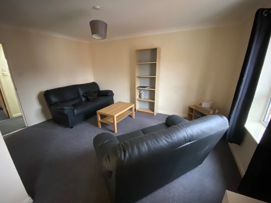 2 Bed Flat, Stretford Rd, M15 - Photo 1