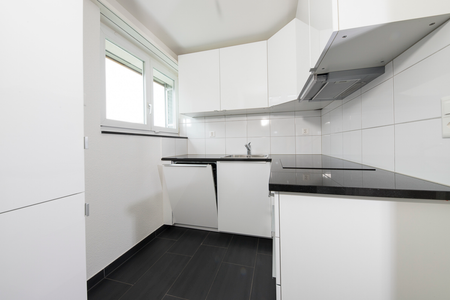 Sanierte helle 3.5-Zimmerwohnung in Allschwil - Photo 2