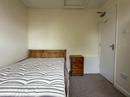 Room 3, Lisburn Road - Photo 1