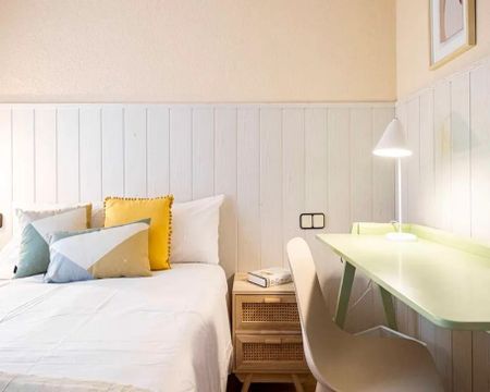 Calle del Doctor Gómez Ulla, Madrid, Community of Madrid 28028 - Photo 2