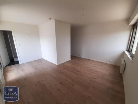 Location Appartement 1 pièce 27m² CHAMALIERES 63400 - Photo 2