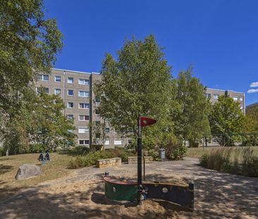 3-Raum-Wohnung mit Balkon und super Ausblick - Photo 2