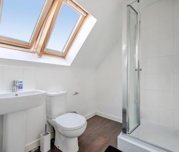 4 bedroom end of terrace house to rent - Photo 4