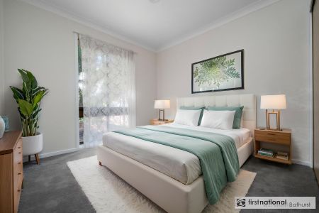 Stylish Renovated Unit in the Heart of Lambert Street - Photo 2