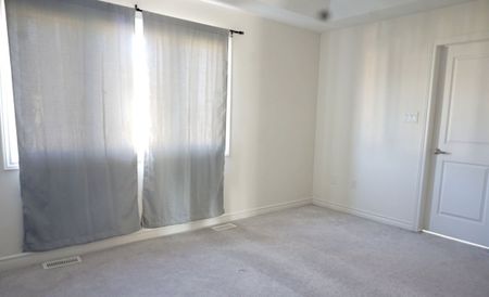 For Lease - 26 Louise Crescent, Whitby, Ontario - Photo 3