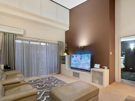 Spacious 3x2 Apartment in Prime Rivervale Location - Photo 2