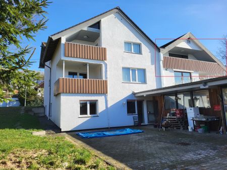 Dachgeschosswohnung mit Balkon und traumhaften Ausblick ins Grüne! - Photo 2