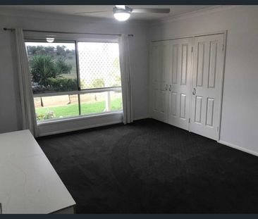 EXECUTIVE COUNTRY LIVING AT ITS BEST - Photo 4