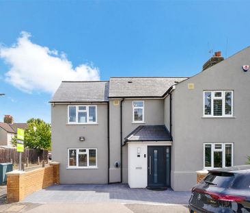 4 bedroom semi-detached house to rent - Photo 6