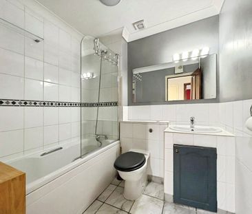 Brooklyn Road, Woking, Surrey, GU22 7US - Photo 5