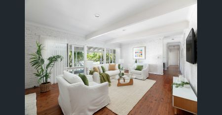 Charm & Character - Photo 5