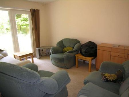 Bedroom Property In Charminster, BH9 - Photo 4