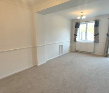 Sutton Close, Bury St. Edmunds - Photo 1