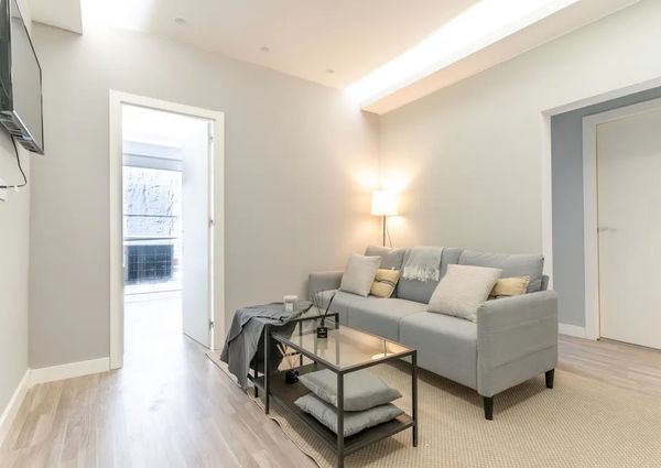 Carrer de Prats de Molló, Barcelona, Catalonia 08021