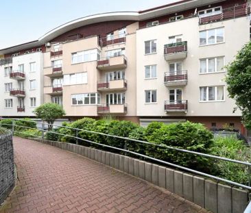 Byt 1+kk, 35 m and sup2;, balkon a sklep, ul. Za Černým mostem, Pra... - Фото 4