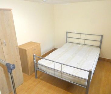 3 bedroom apartment to rent - Photo 4