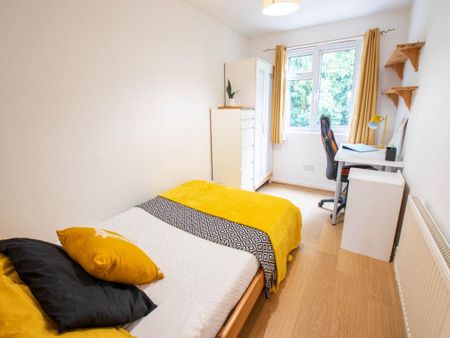 6 bedroom house to rent - Photo 2