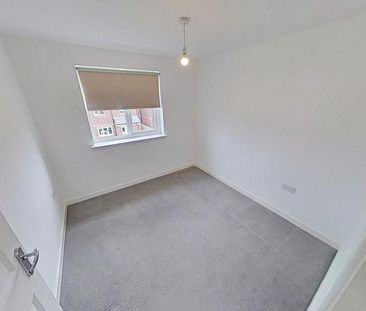 4 bedroom detached house to rent - Photo 2