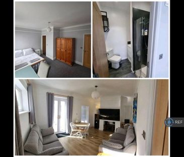 1 bedroom in a house share to rent - Photo 4