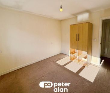 Coed Celynen Drive, Abercarn - Photo 3