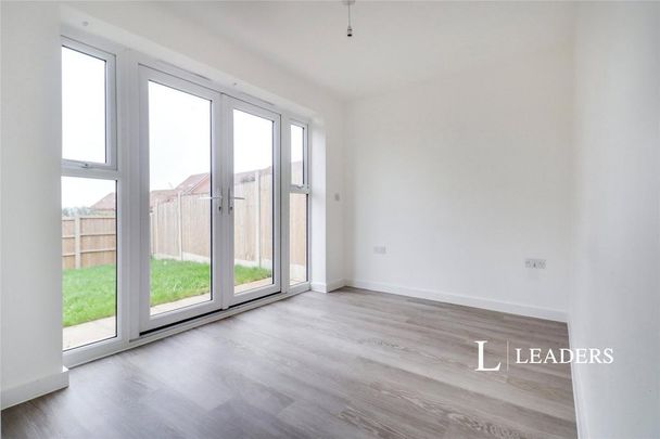 5 bedroom detached house to rent - Photo 1