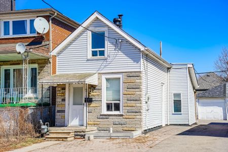 For Lease - 47 Greendale Avenue Unit# Upper, Toronto, Ontario - Photo 2