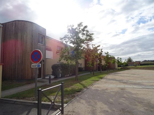 ESCALQUENS / Location Appartement 3 Pièces 53 m² - Photo 1