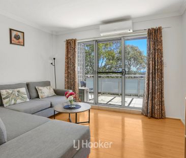 Spacious 2 Bedroom Apartment With 2 Balconies In A Convenient Locat... - Photo 3