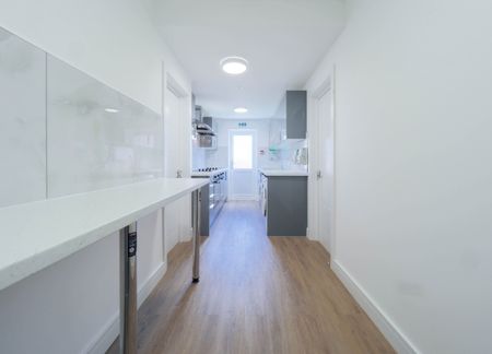 Room in a Shared House, The Meadow Way, HA3 - Photo 3