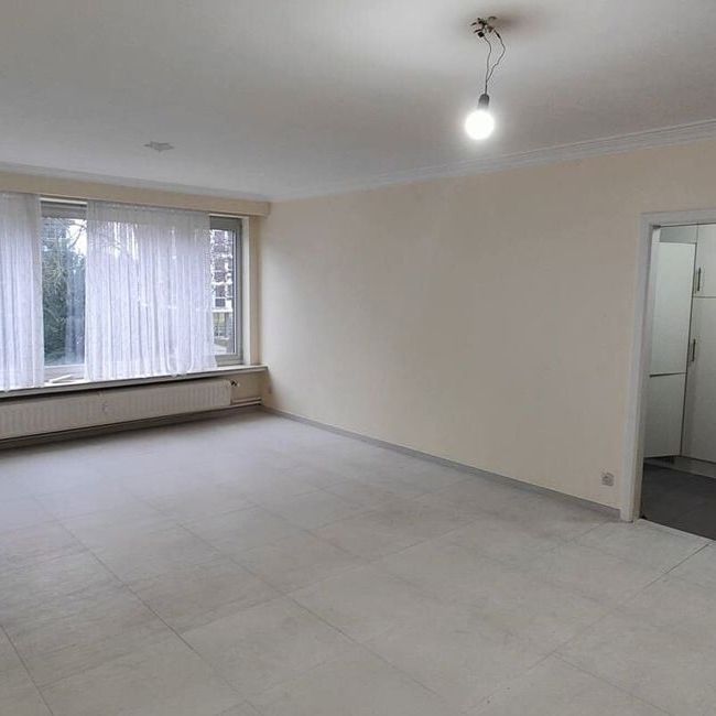 Appartement te huur in Berchem voor € 925 met 2 slaapkamers - Photo 1
