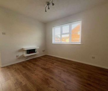 Rowan Drive, Heybridge, CM9 - Photo 4