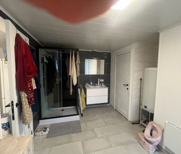 Ruime charmante woning met drie slpk. in Waregem - Photo 3