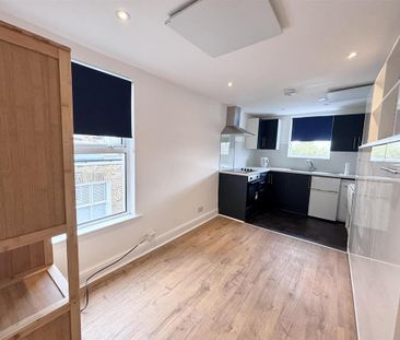 Studio to rent - Photo 6