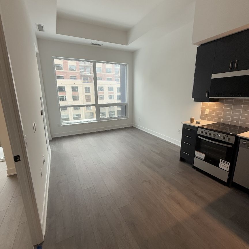 One plus den condo for rent in Oakville - Photo 1